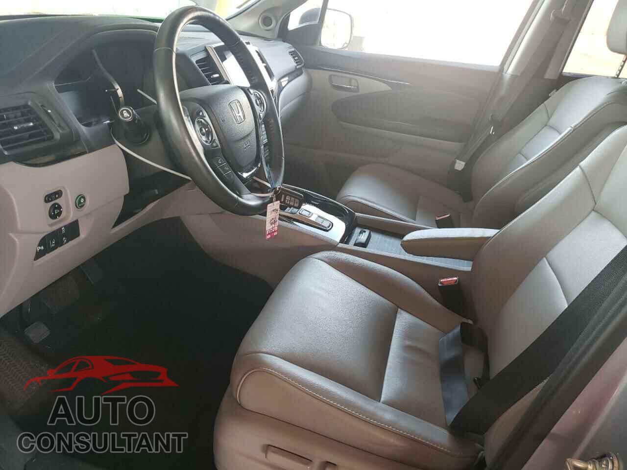 HONDA PILOT 2017 - 5FNYF5H94HB030651