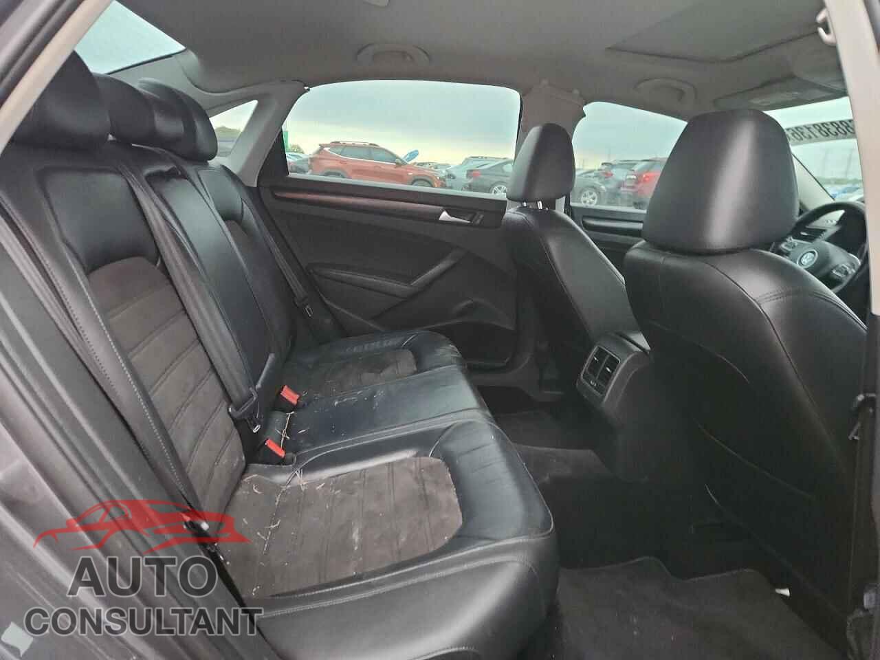VOLKSWAGEN PASSAT 2015 - 1VWCS7A35FC116825