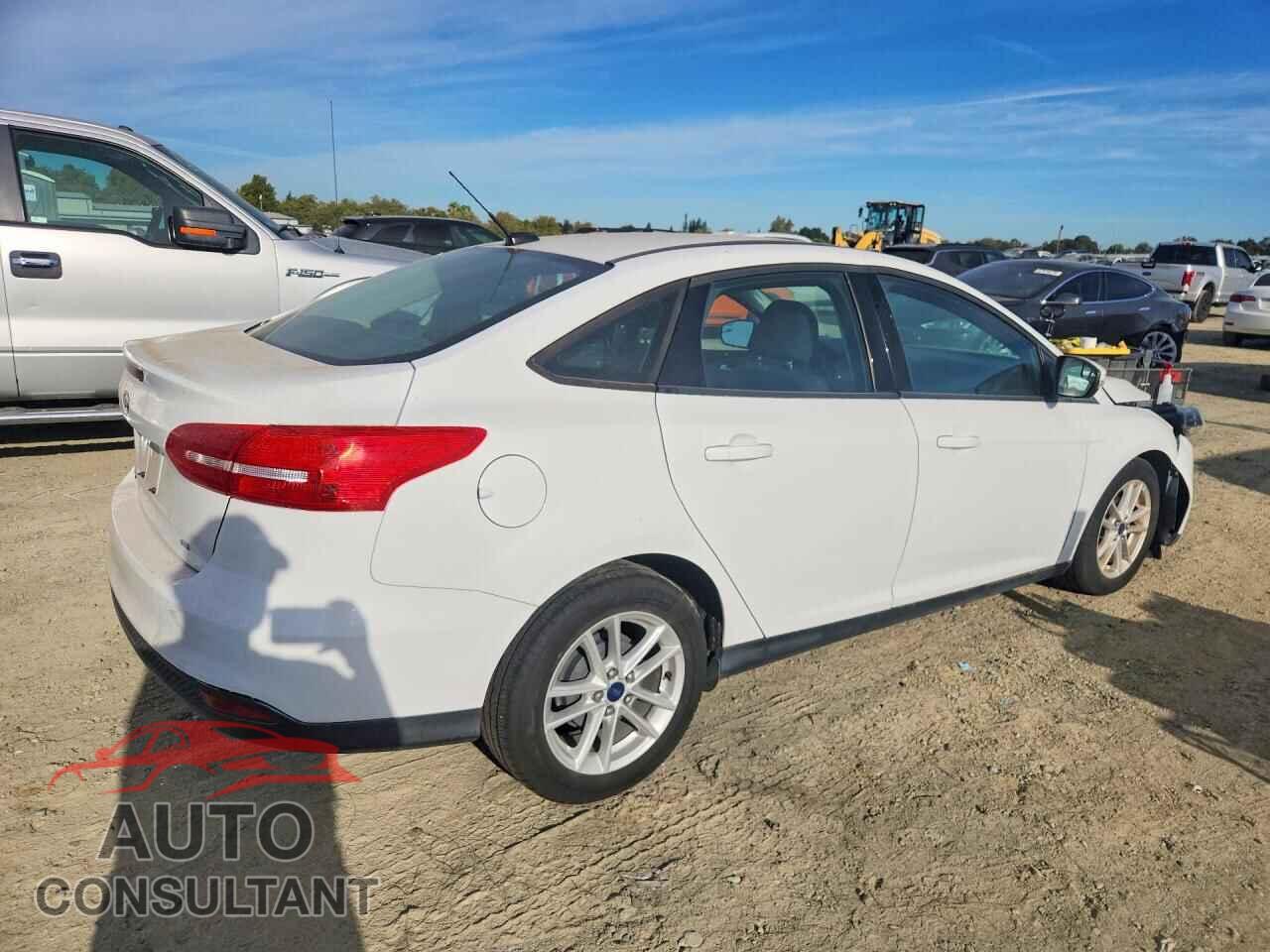FORD FOCUS 2015 - 1FADP3F2XFL329101