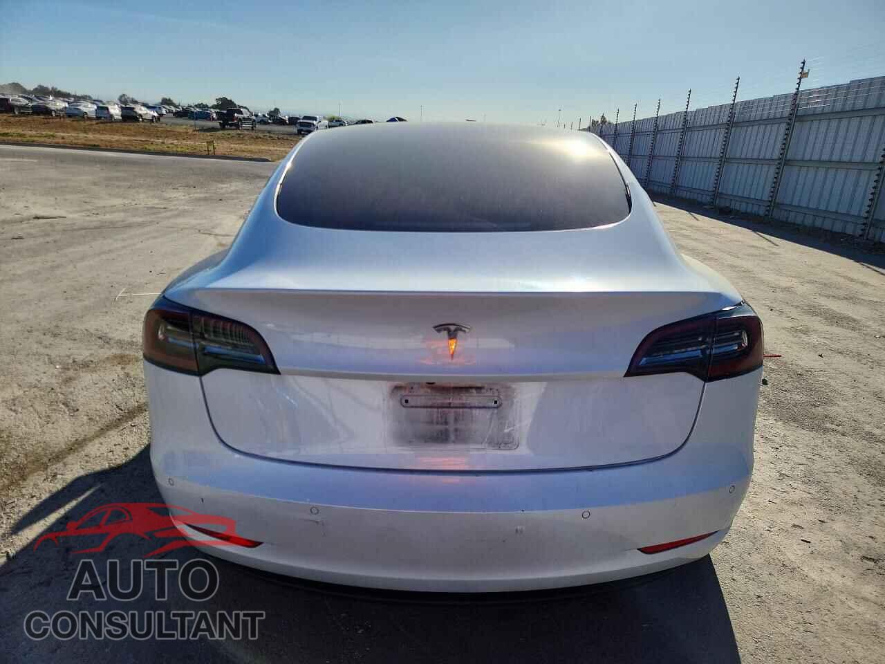 TESLA MODEL 3 2022 - 5YJ3E1EAXNF144976