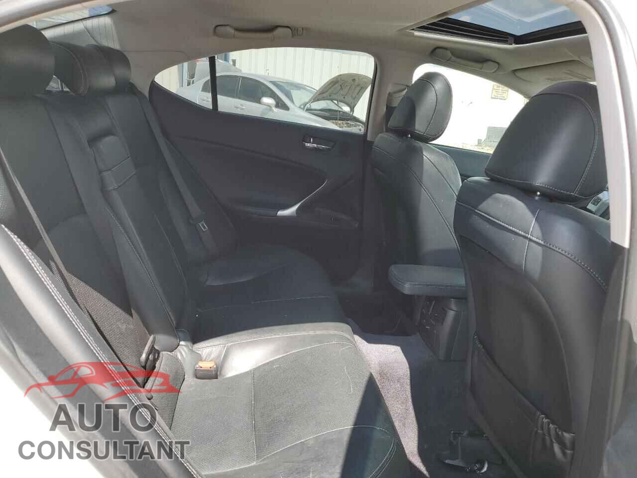 LEXUS IS 2011 - JTHCF5C25B5050936