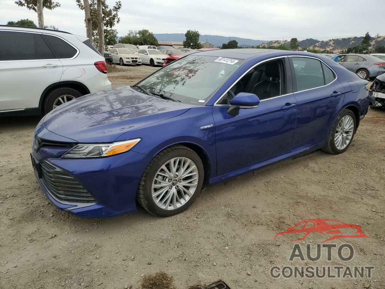 TOYOTA CAMRY 2018 - 4T1B21HK4JU510288