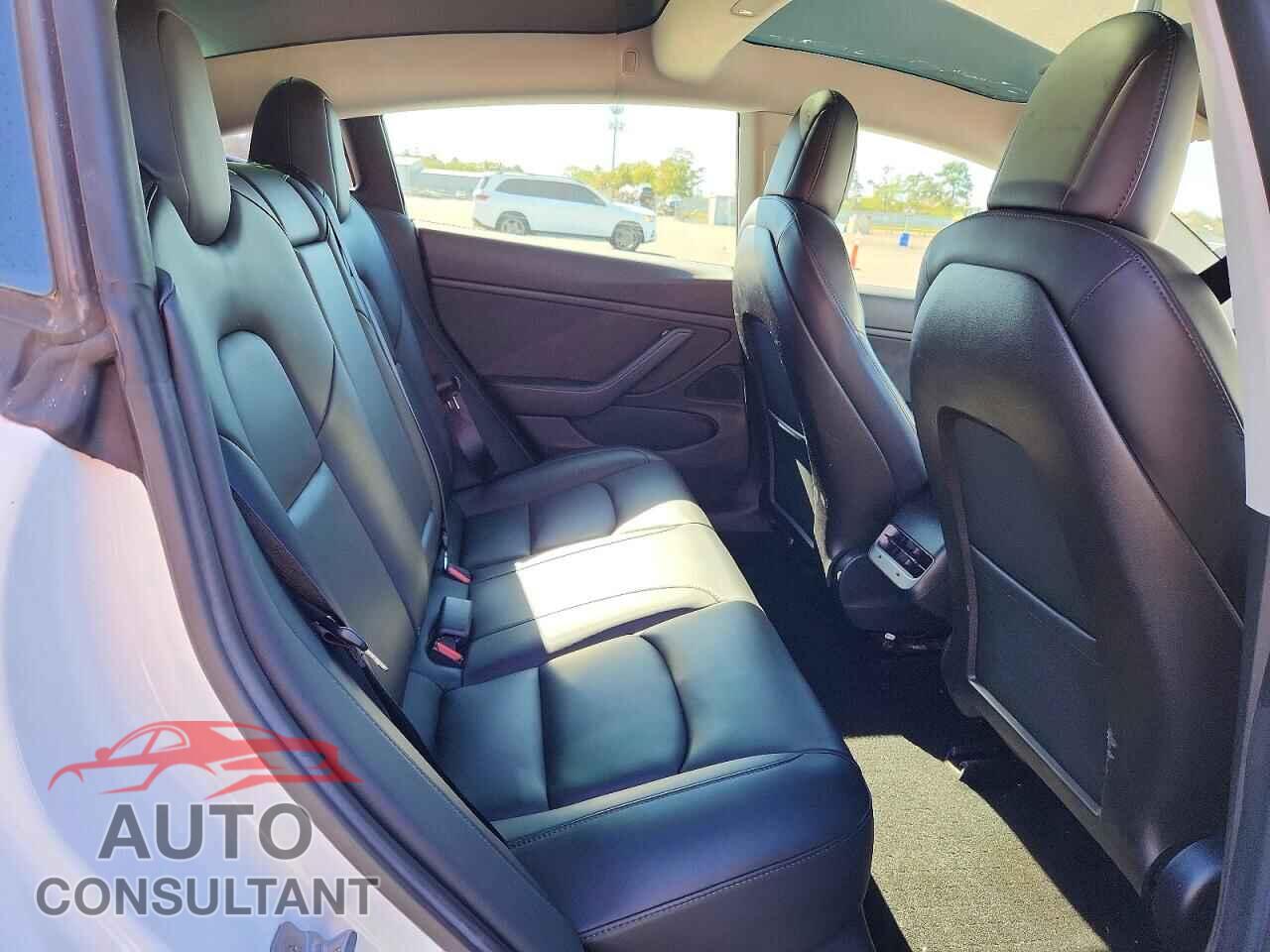 TESLA MODEL 3 2019 - 5YJ3E1EA5KF447532