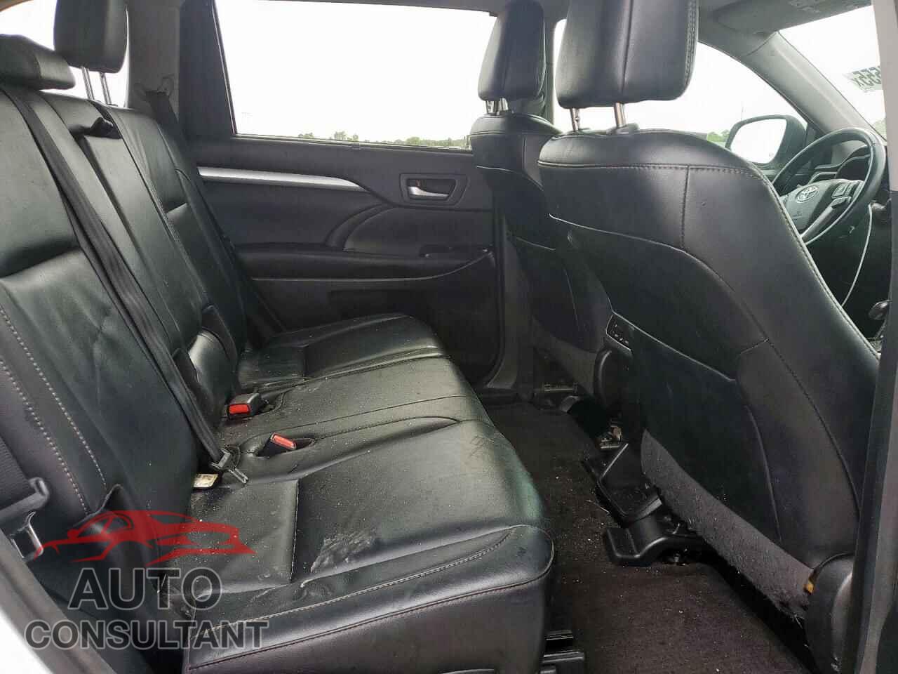 TOYOTA HIGHLANDER 2018 - 5TDJGRFH9JS044708