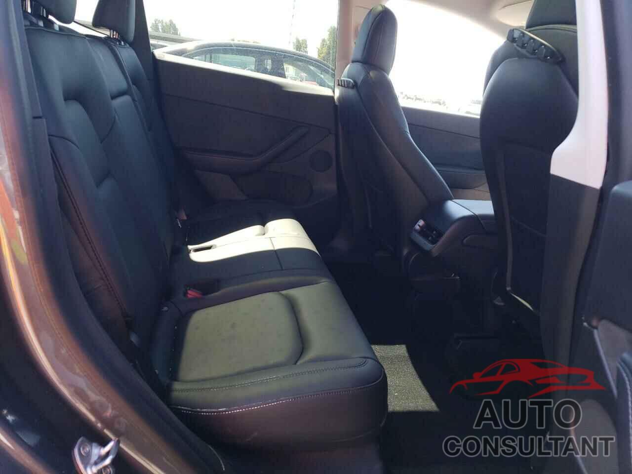 TESLA MODEL Y 2020 - 5YJYGDEE1LF024968