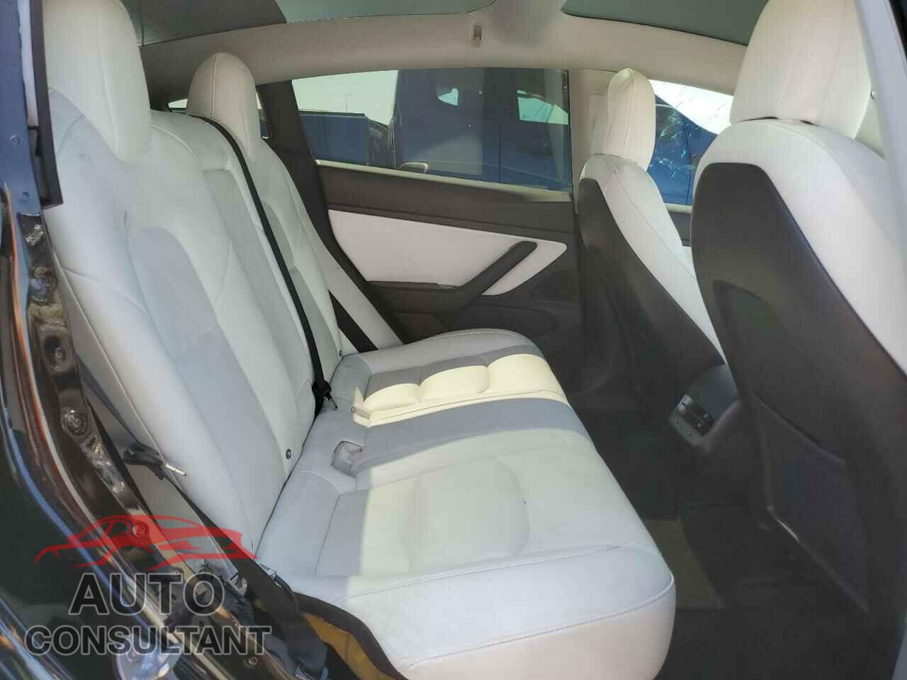 TESLA MODEL 3 2018 - 5YJ3E1EB9JF082330