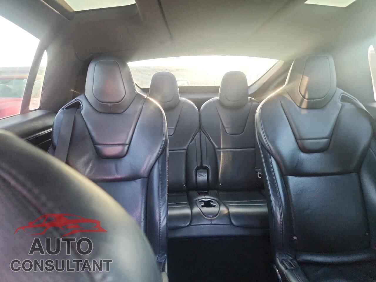 TESLA MODEL X 2017 - 5YJXCBE46HF039640