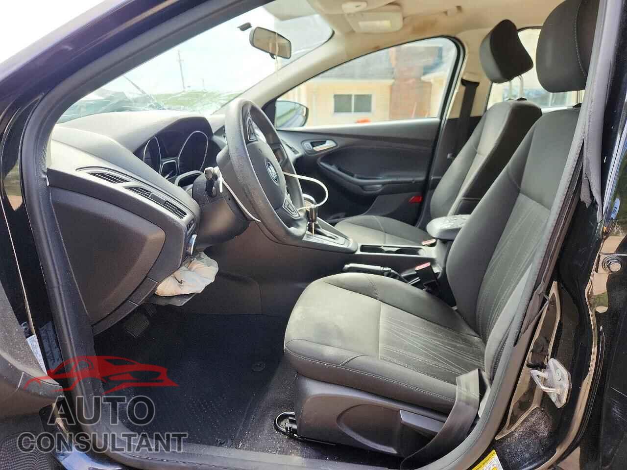 FORD FOCUS 2015 - 1FADP3F20FL239603