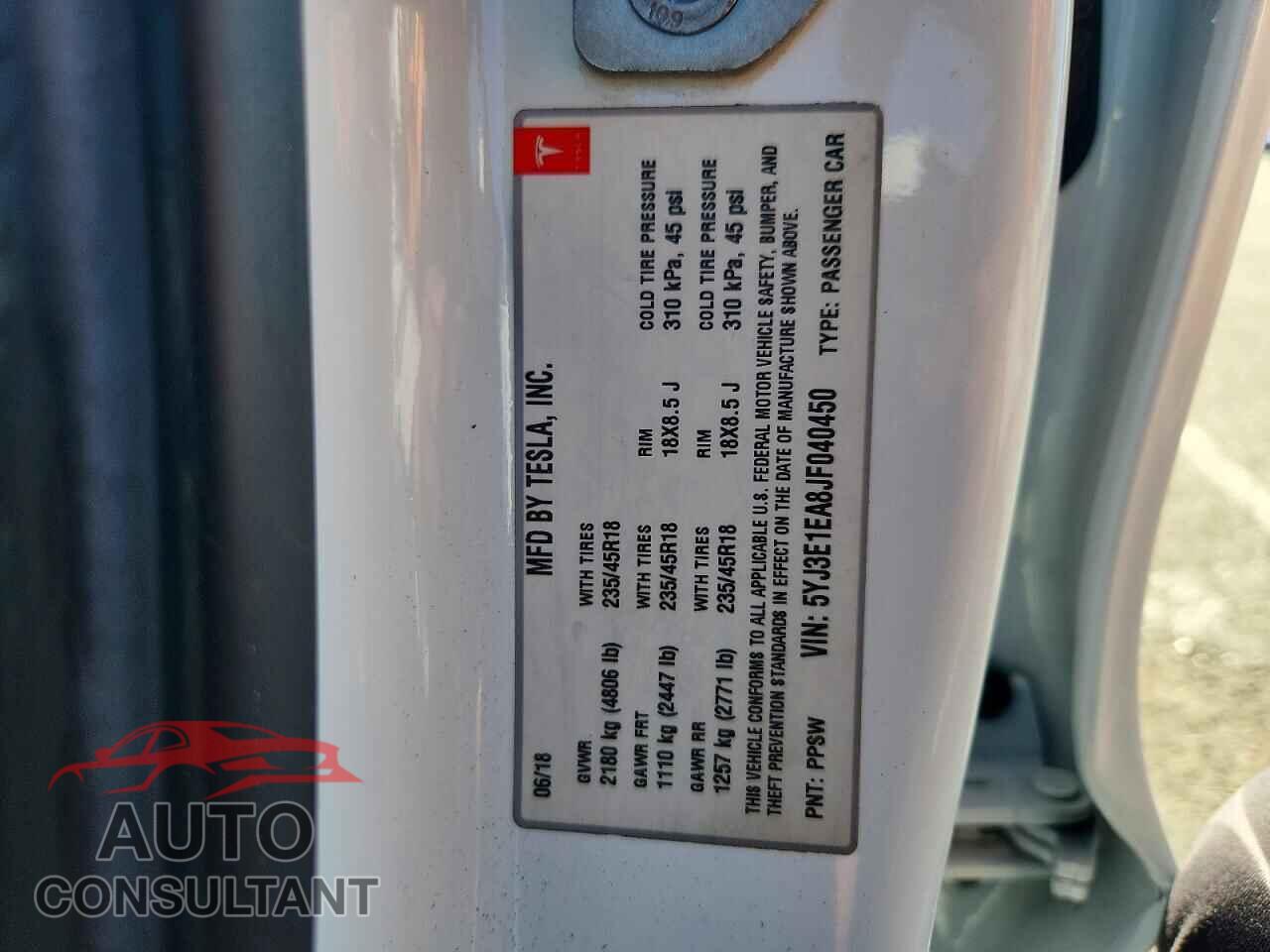 TESLA MODEL 3 2018 - 5YJ3E1EA8JF040450