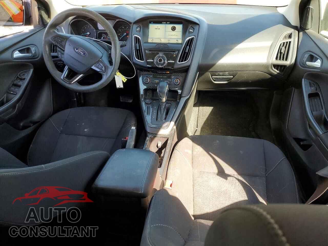 FORD FOCUS 2018 - 1FADP3M2XJL278419
