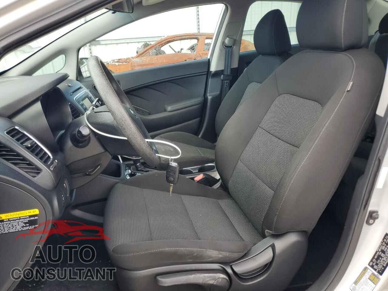KIA FORTE 2017 - 3KPFK4A79HE152191