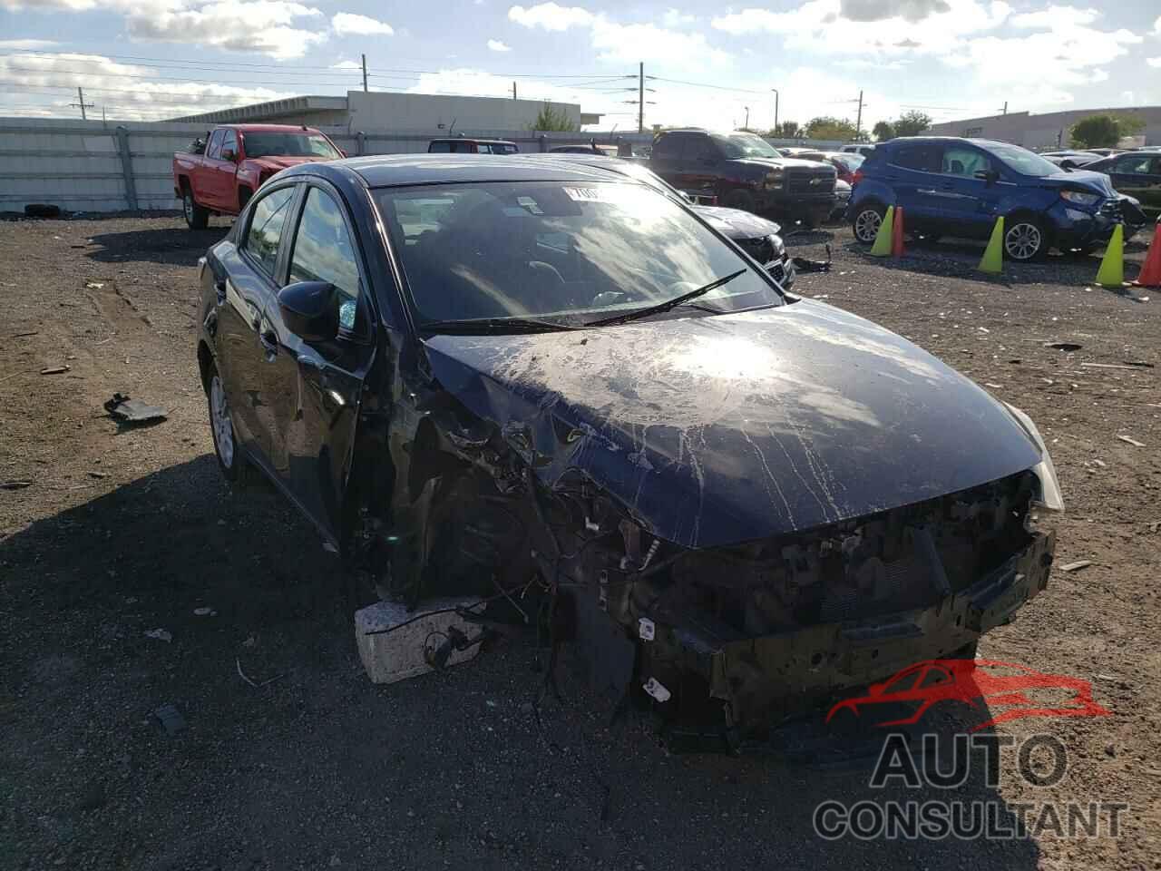 TOYOTA YARIS 2018 - 3MYDLBYV8JY326836