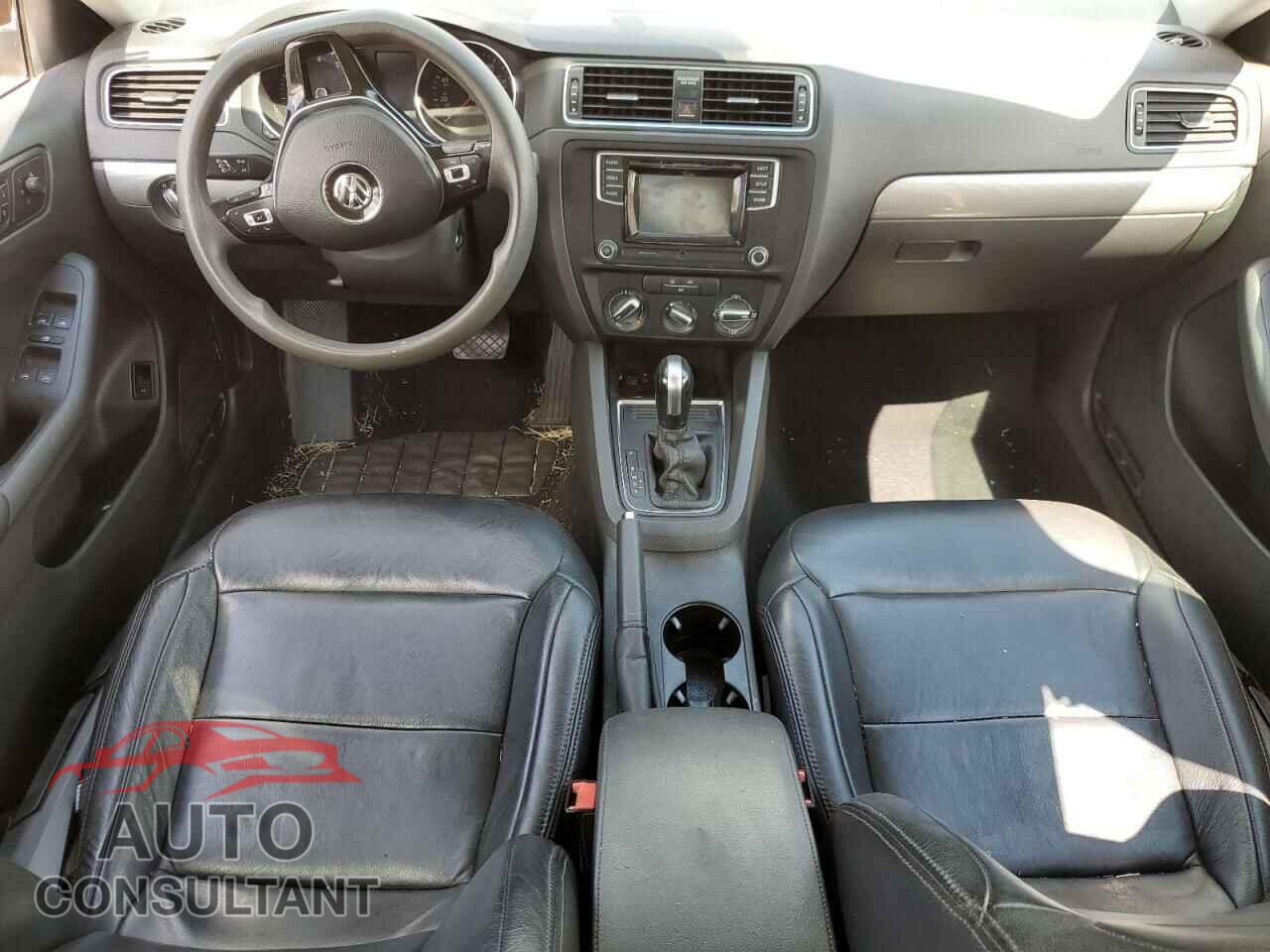 VOLKSWAGEN JETTA 2017 - 3VW2B7AJ2HM389989