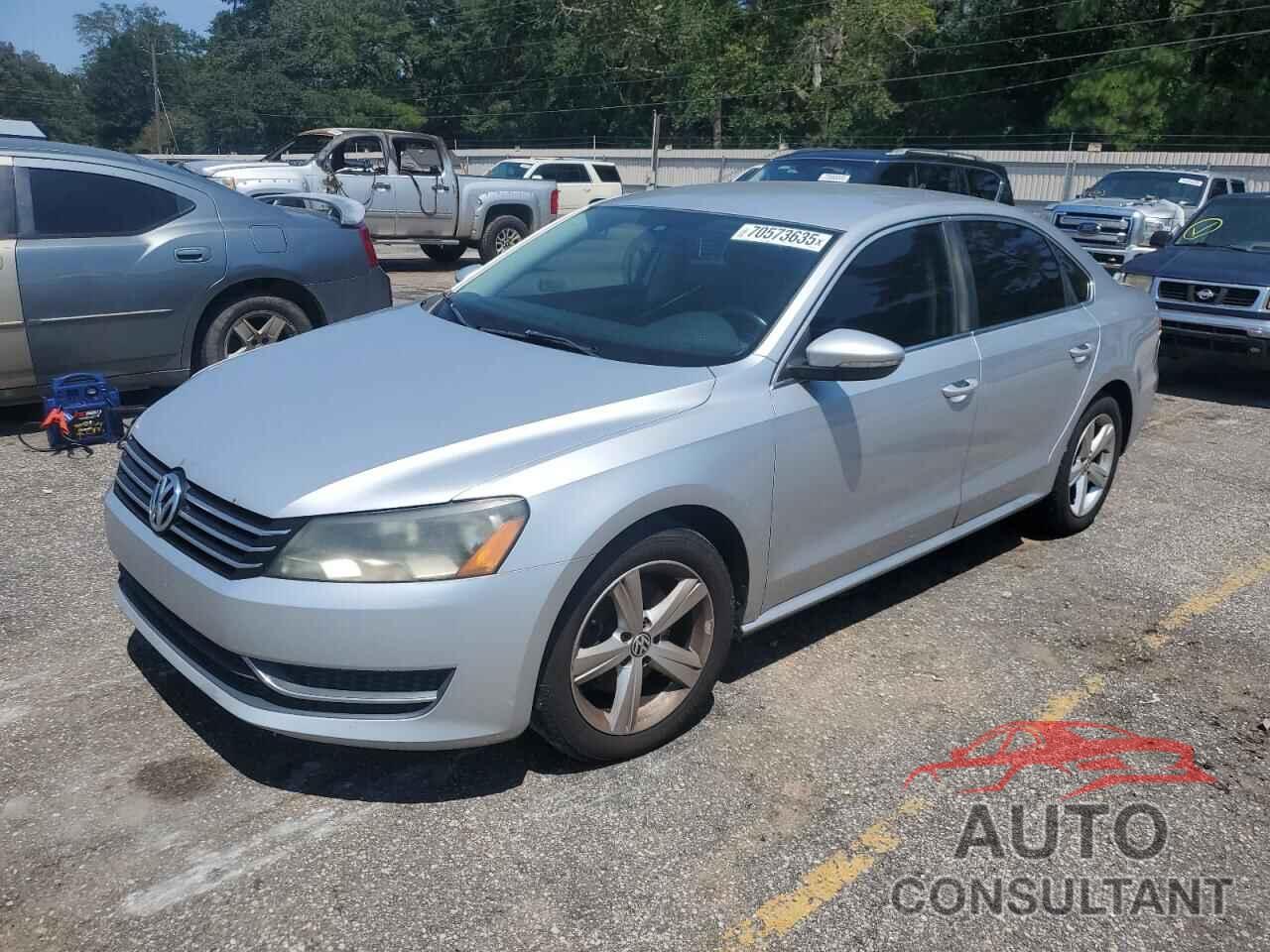 VOLKSWAGEN PASSAT 2012 - 1VWBH7A31CC081352