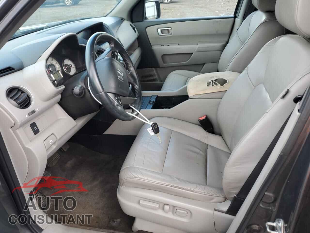 HONDA PILOT 2011 - 5FNYF4H5XBB052474