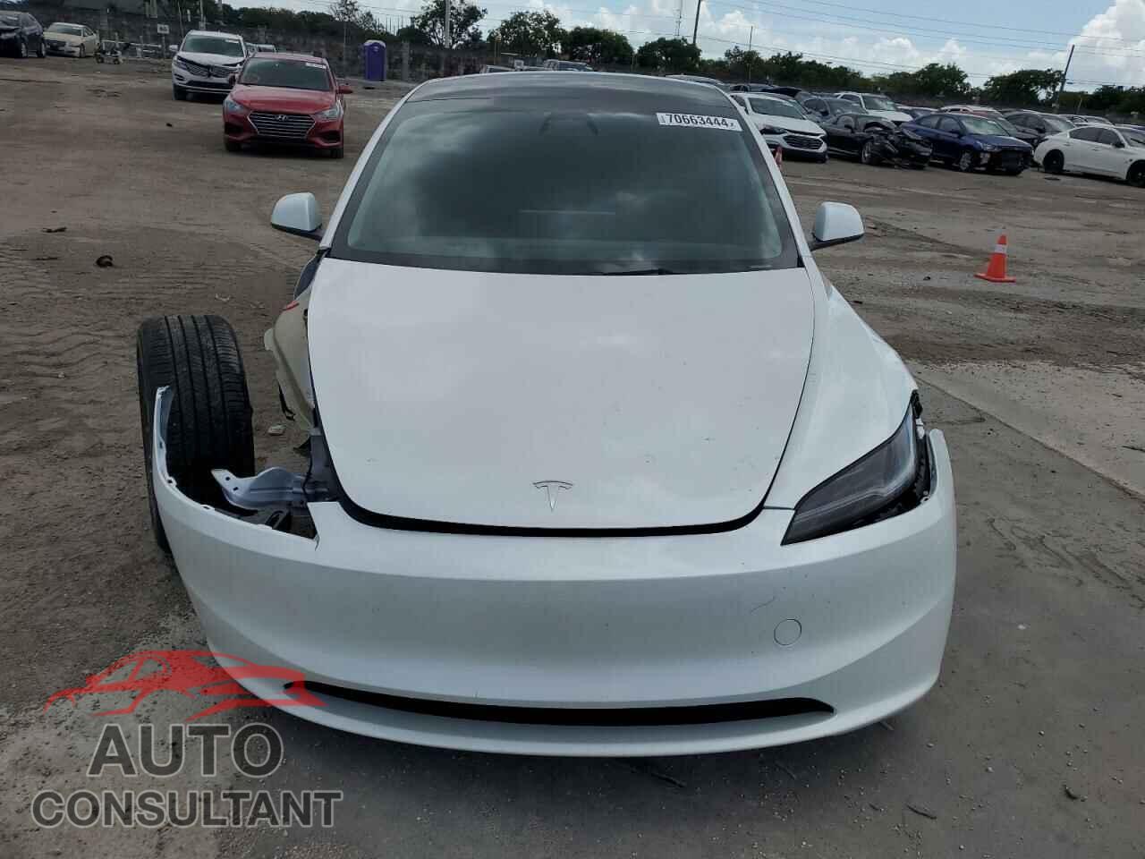 TESLA MODEL 3 2024 - 5YJ3E1EA7RF733070