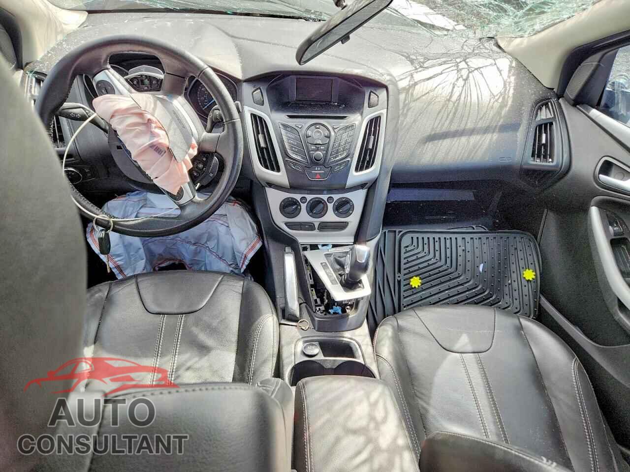 FORD FOCUS 2013 - 1FADP3F2XDL138985