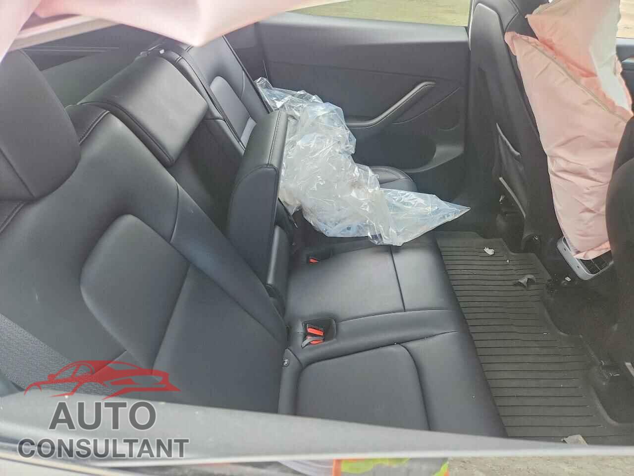 TESLA MODEL Y 2024 - 7SAYGDEE6RF169810