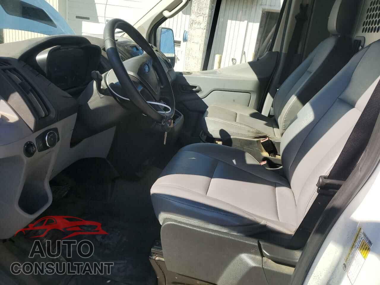 FORD TRANSIT 2018 - 1FTYR2CM1JKB39451