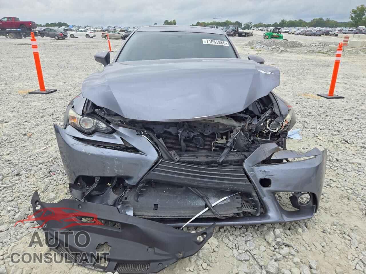 LEXUS IS 2015 - JTHBF1D27F5063258