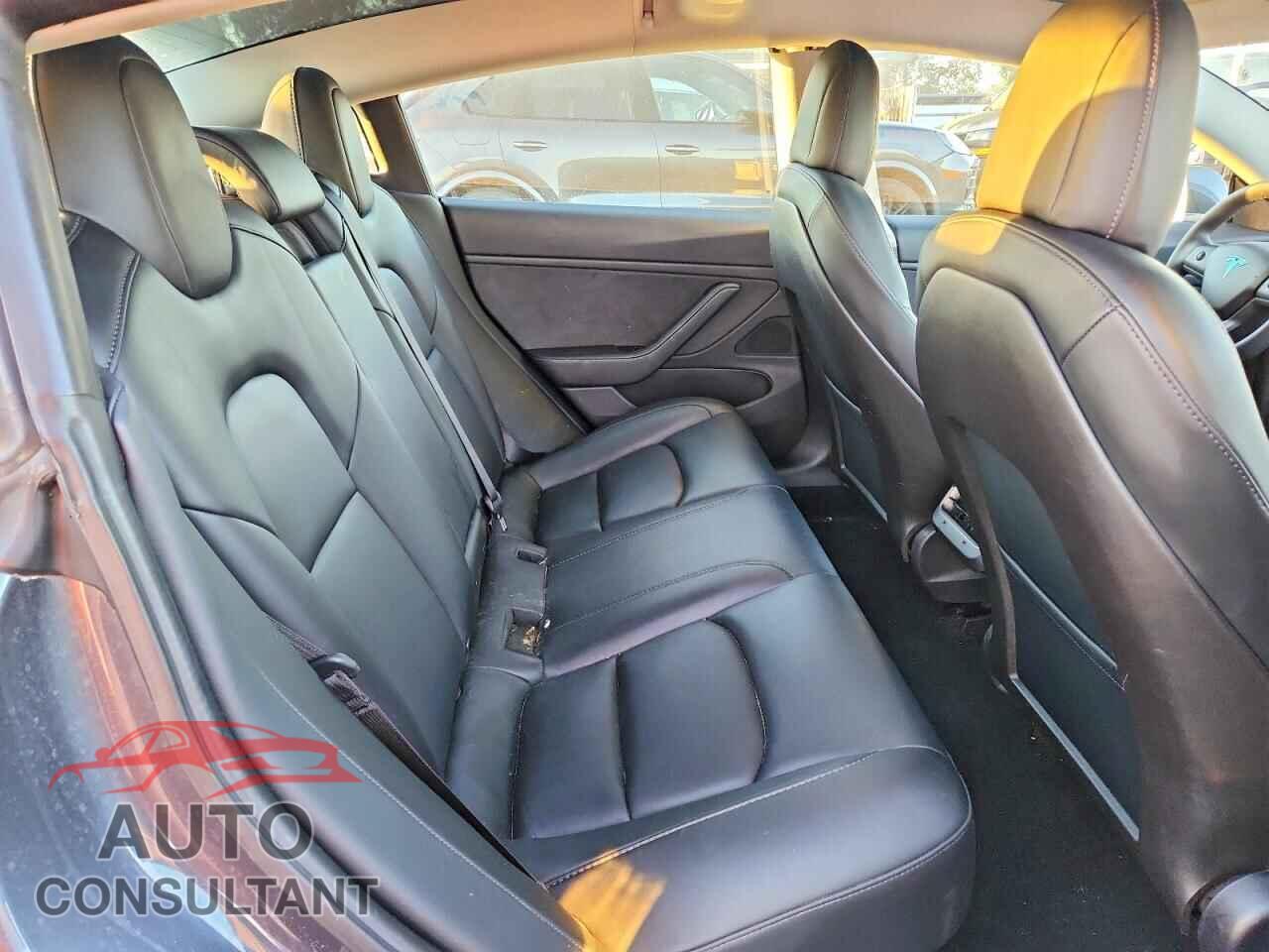 TESLA MODEL 3 2020 - 5YJ3E1EBXLF649583