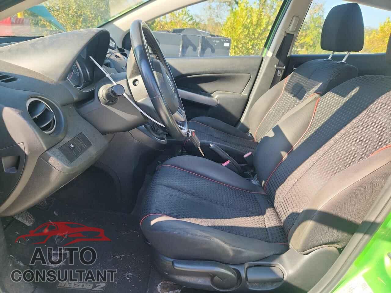 MAZDA 2 2011 - JM1DE1HZ4B0129356