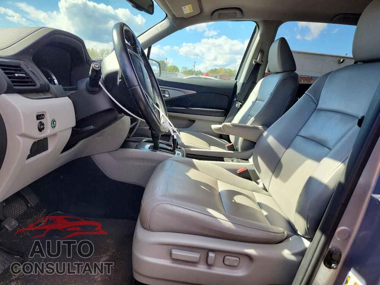 HONDA PILOT 2017 - 5FNYF6H57HB007738