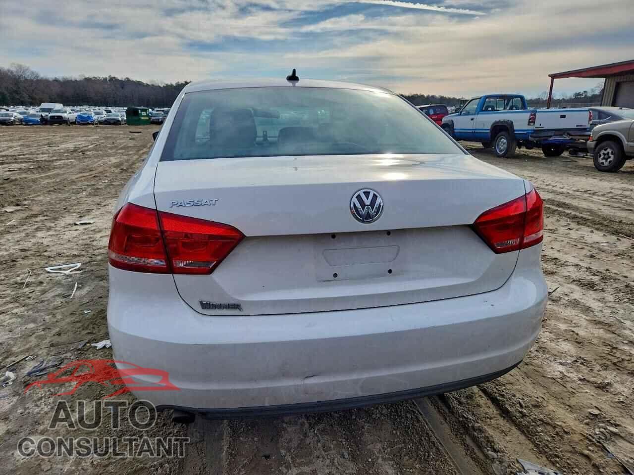VOLKSWAGEN PASSAT 2014 - 1VWAP7A35EC002749