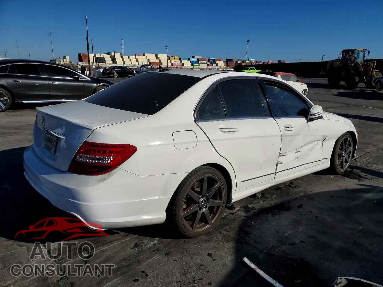 MERCEDES-BENZ C-CLASS 2013 - WDDGF4HB0DG001498
