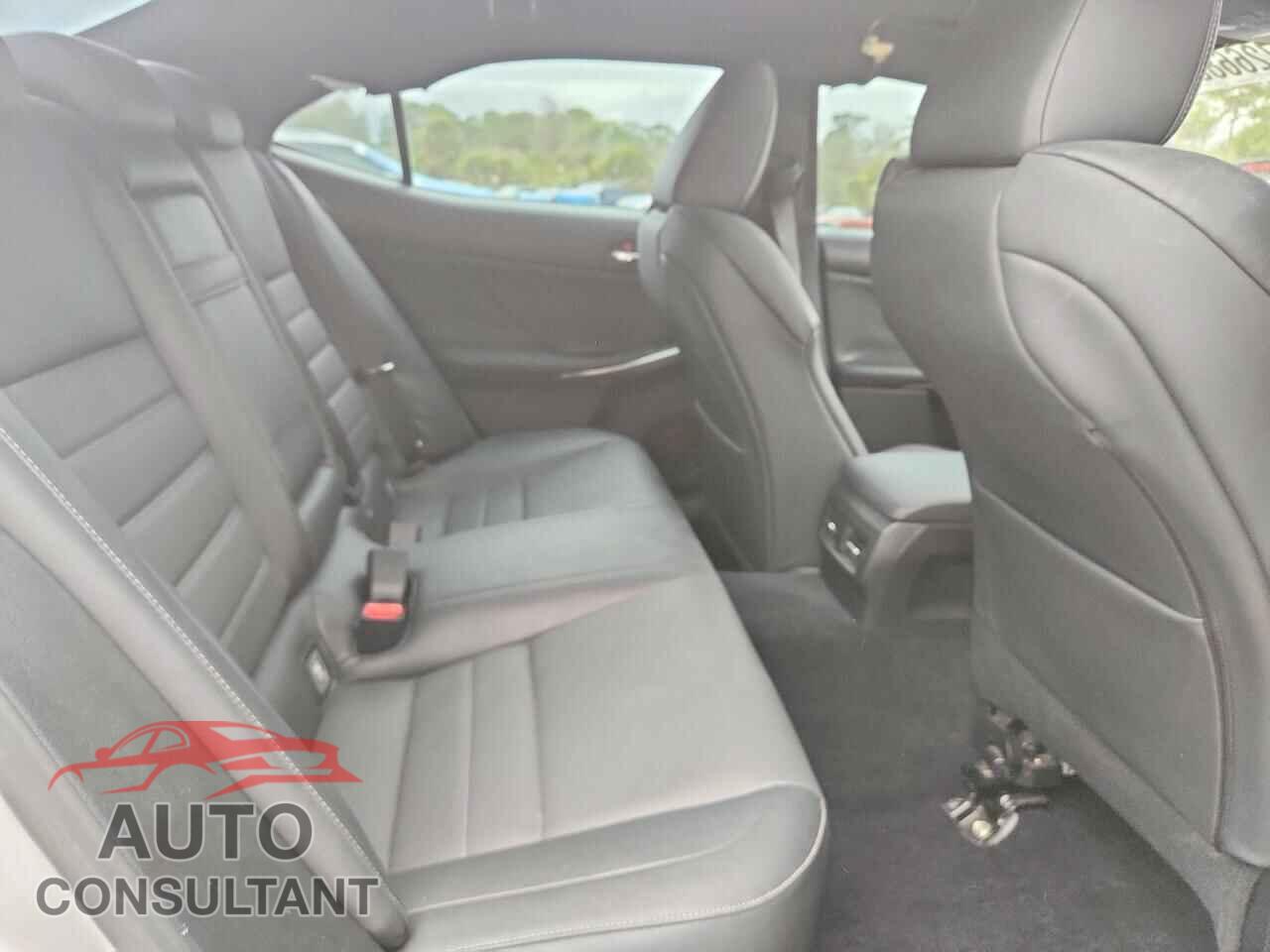 LEXUS IS 2014 - JTHBE1D27E5005149