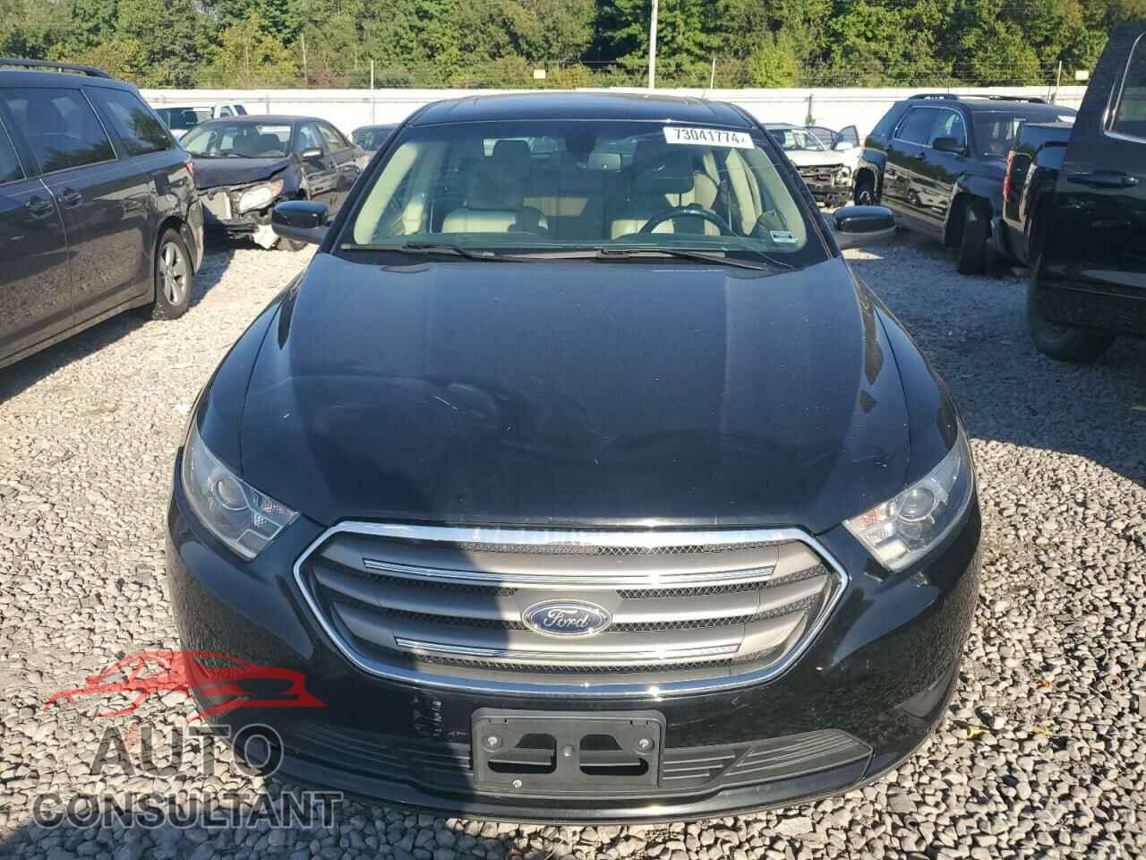 FORD TAURUS 2017 - 1FAHP2E89HG136936