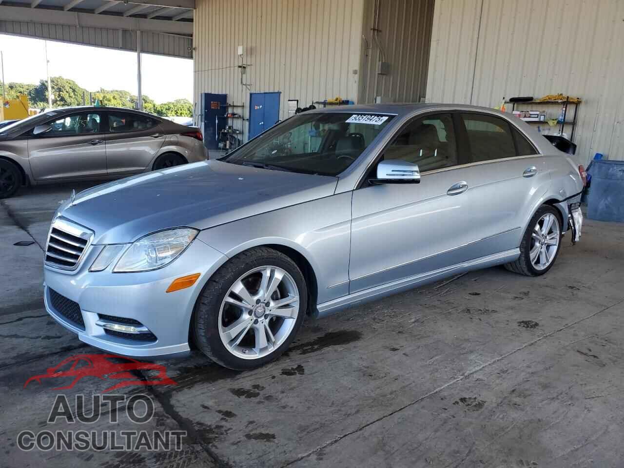 MERCEDES-BENZ E-CLASS 2013 - WDDHF5KBXDA754686