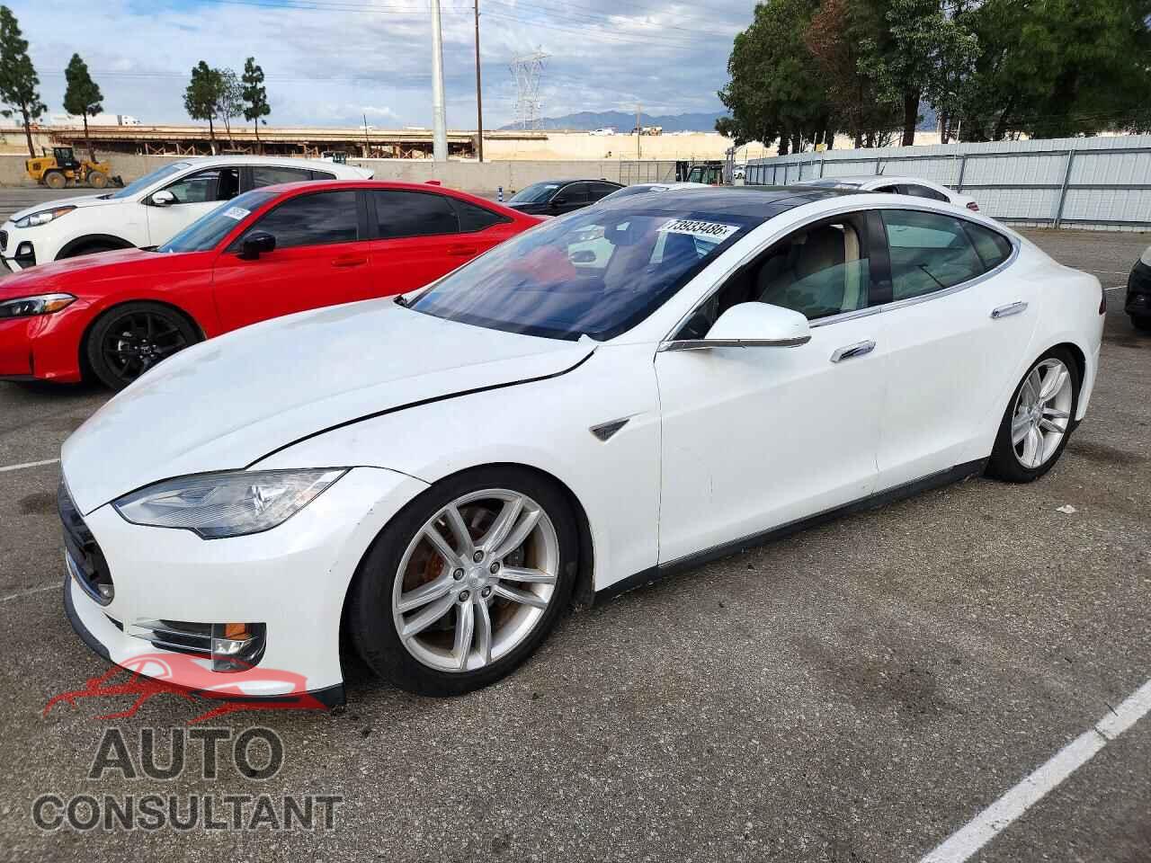 TESLA MODEL S 2013 - 5YJSA1CN8DFP04313