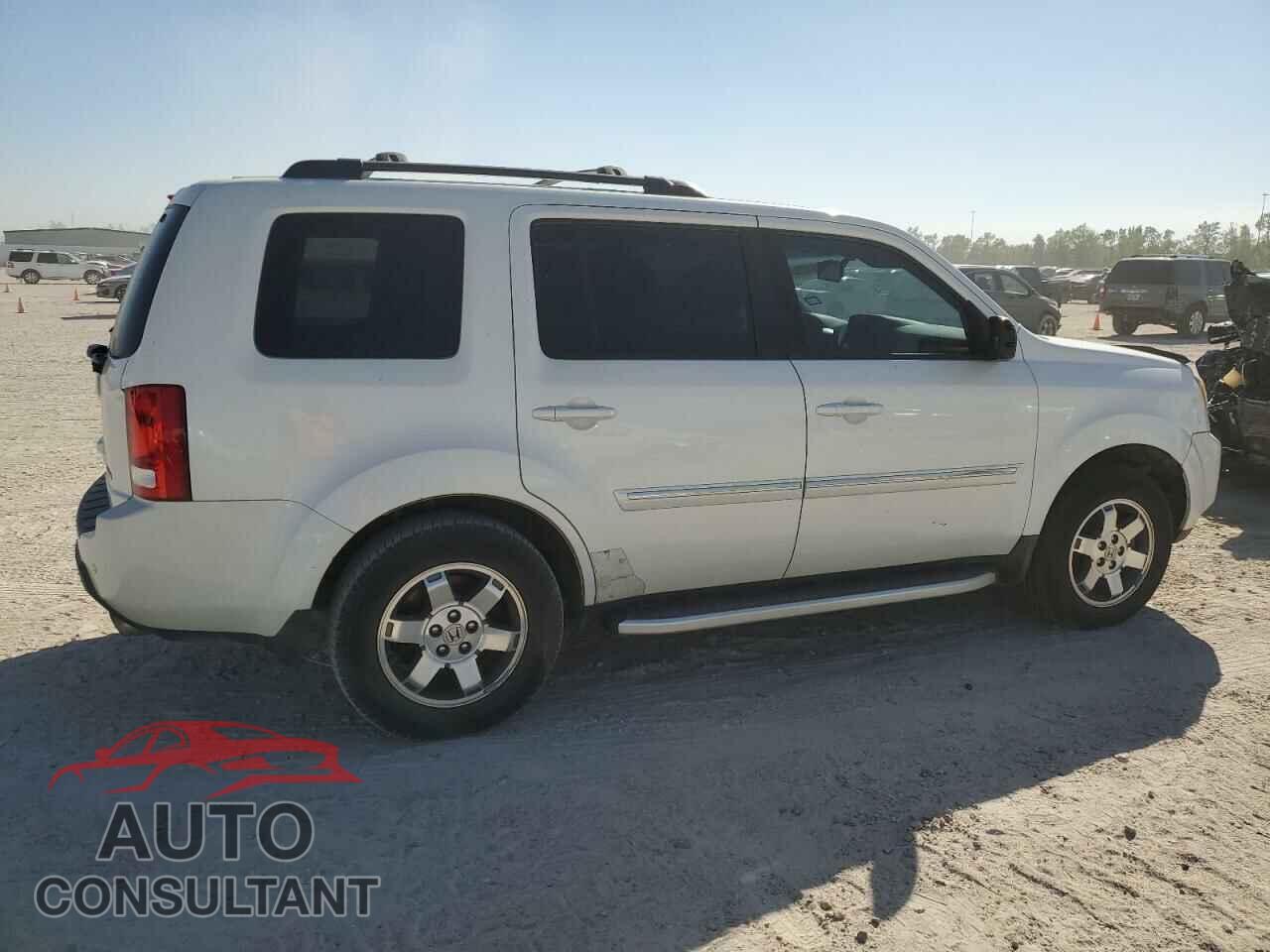 HONDA PILOT 2011 - 5FNYF3H98BB005408