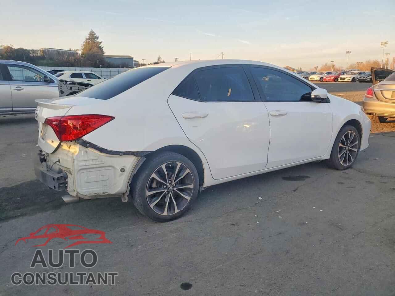 TOYOTA COROLLA 2017 - 5YFBURHE7HP577188