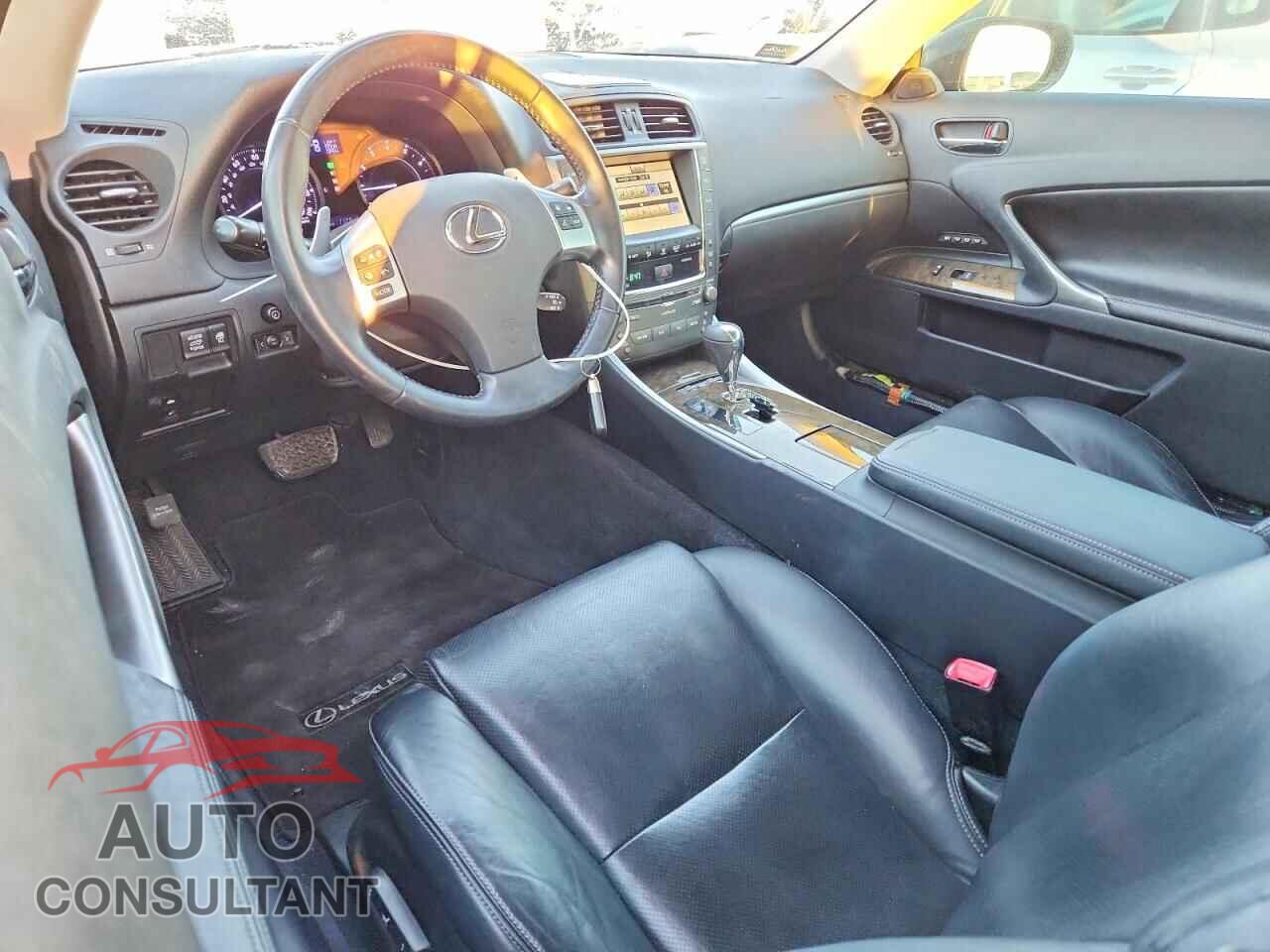 LEXUS IS 2011 - JTHFE2C21B2505426