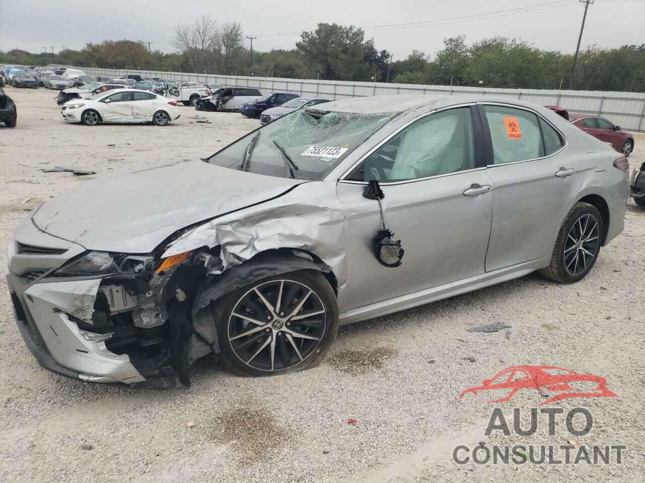 TOYOTA CAMRY 2021 - 4T1G11AK8MU584935