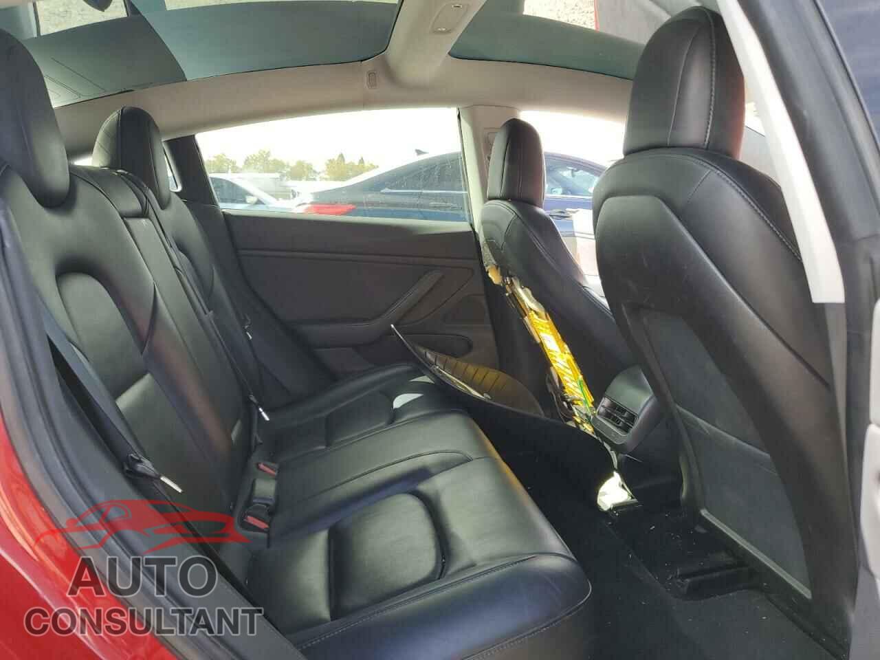 TESLA MODEL 3 2019 - 5YJ3E1EB9KF194479