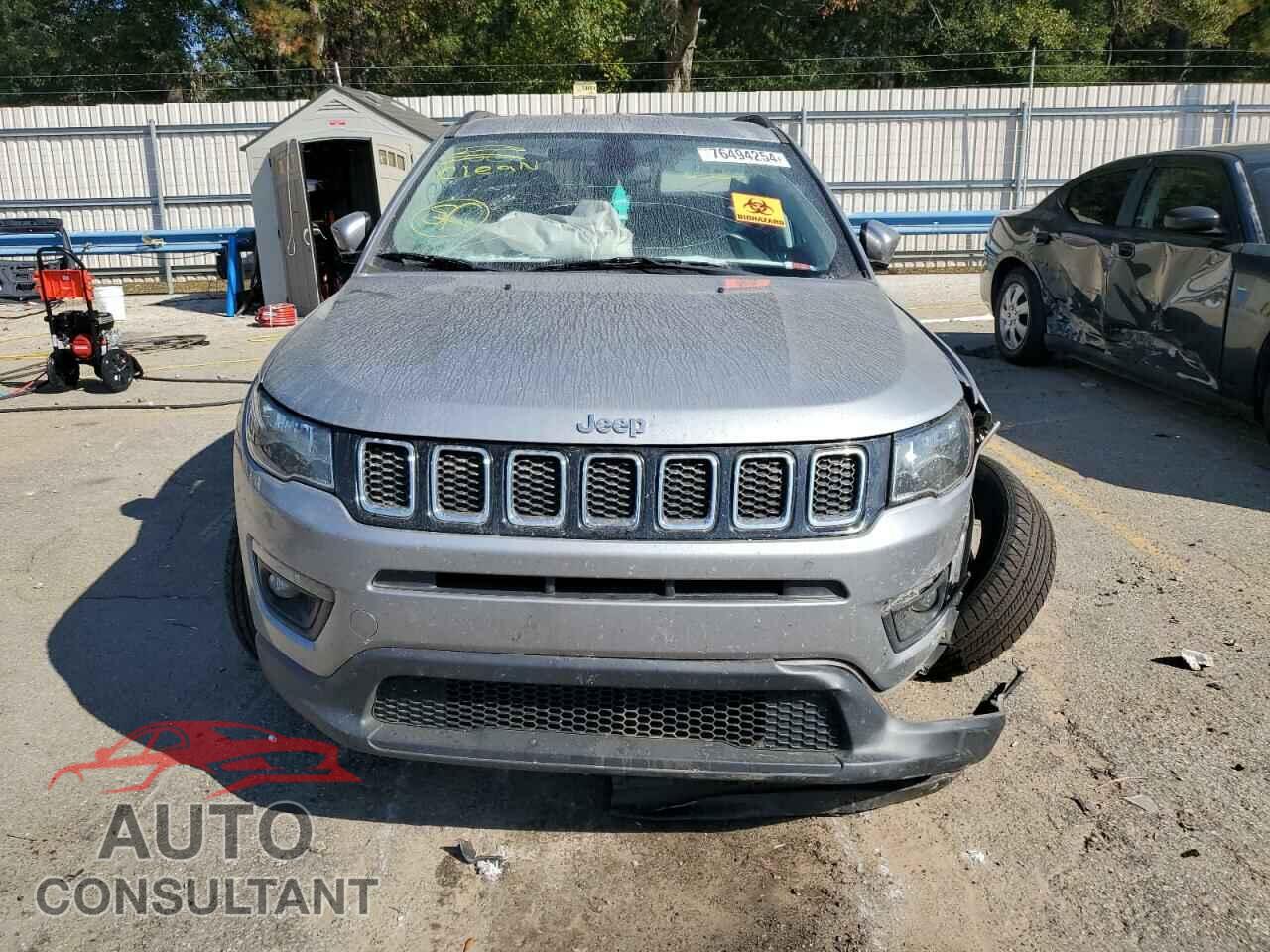 JEEP COMPASS 2018 - 3C4NJCBB0JT500585