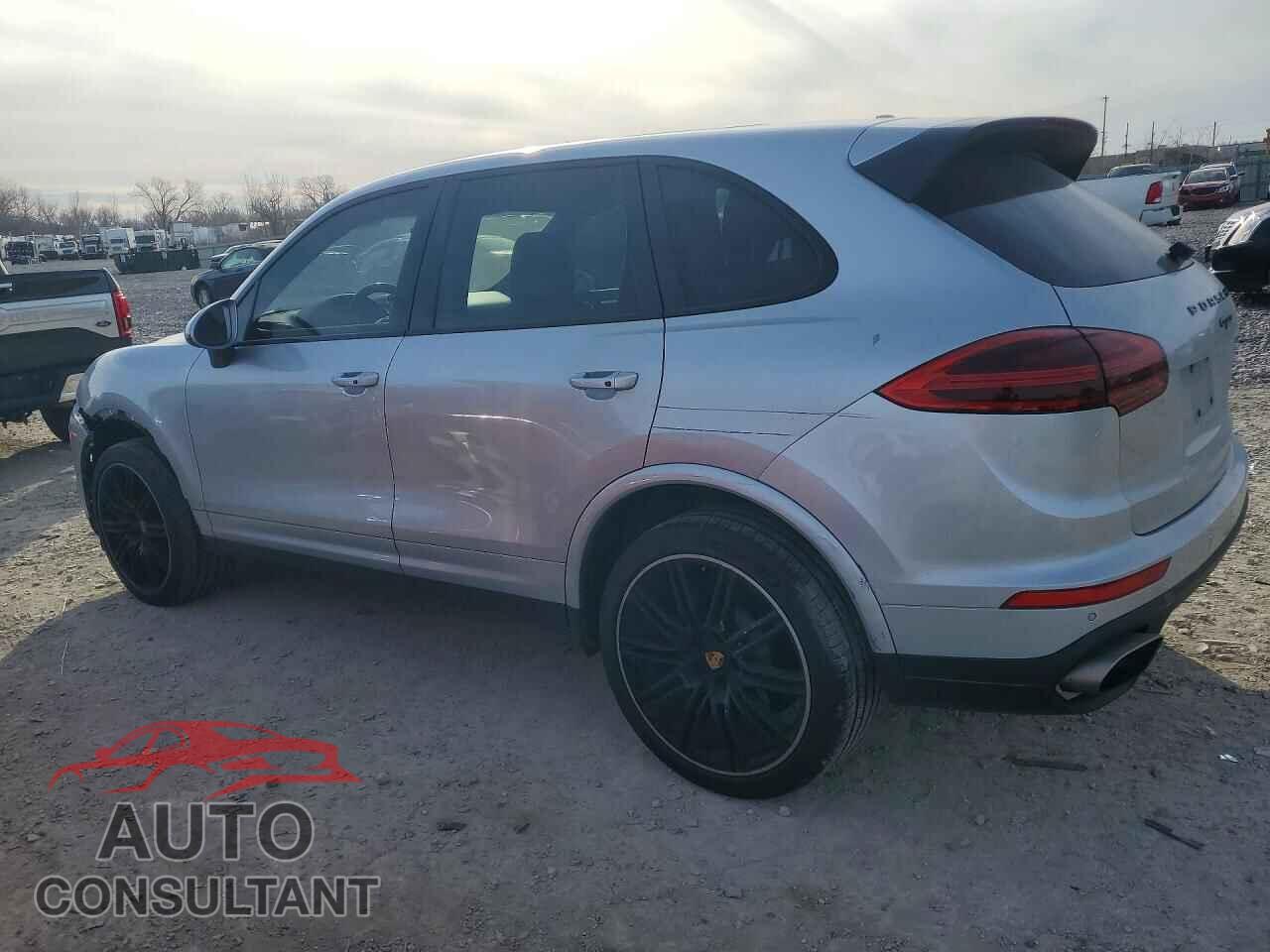 PORSCHE CAYENNE 2018 - WP1AA2A23JKA03282