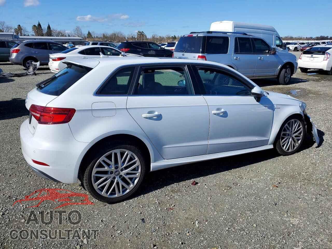 AUDI A3 2018 - WAUTPBFF2JA093239