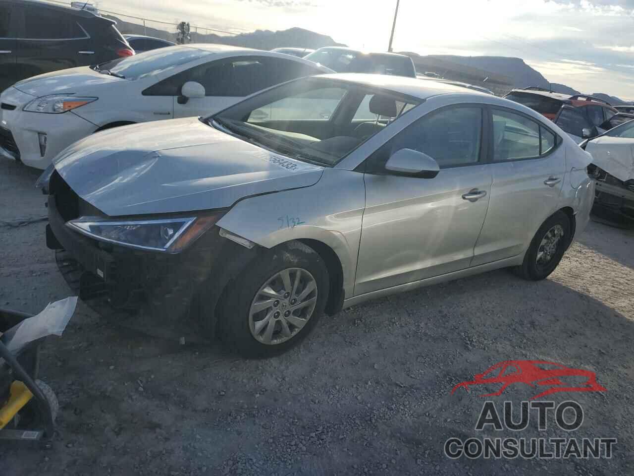 HYUNDAI ELANTRA 2019 - KMHD74LF0KU800776