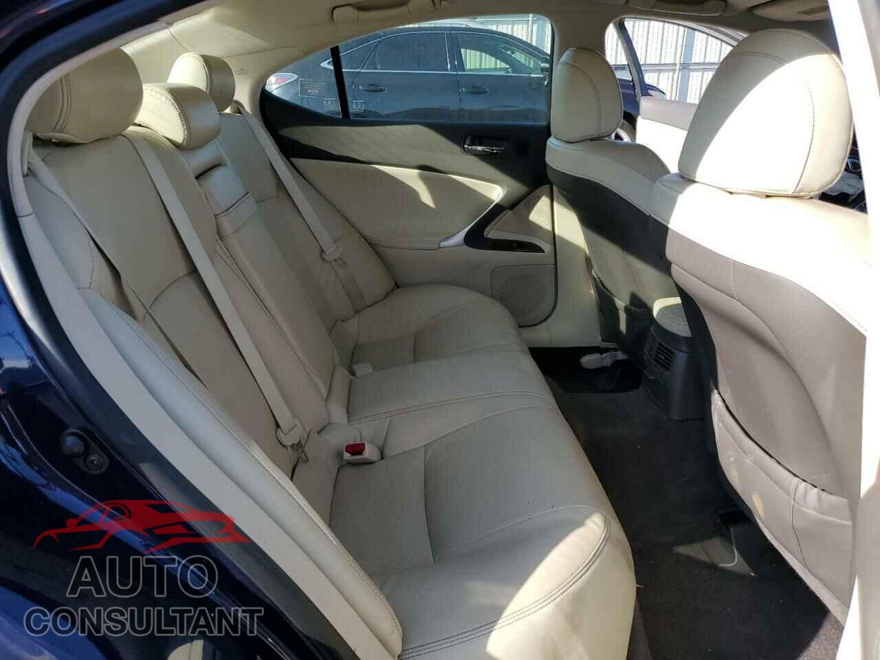 LEXUS IS 2012 - JTHCF5C2XC5060346