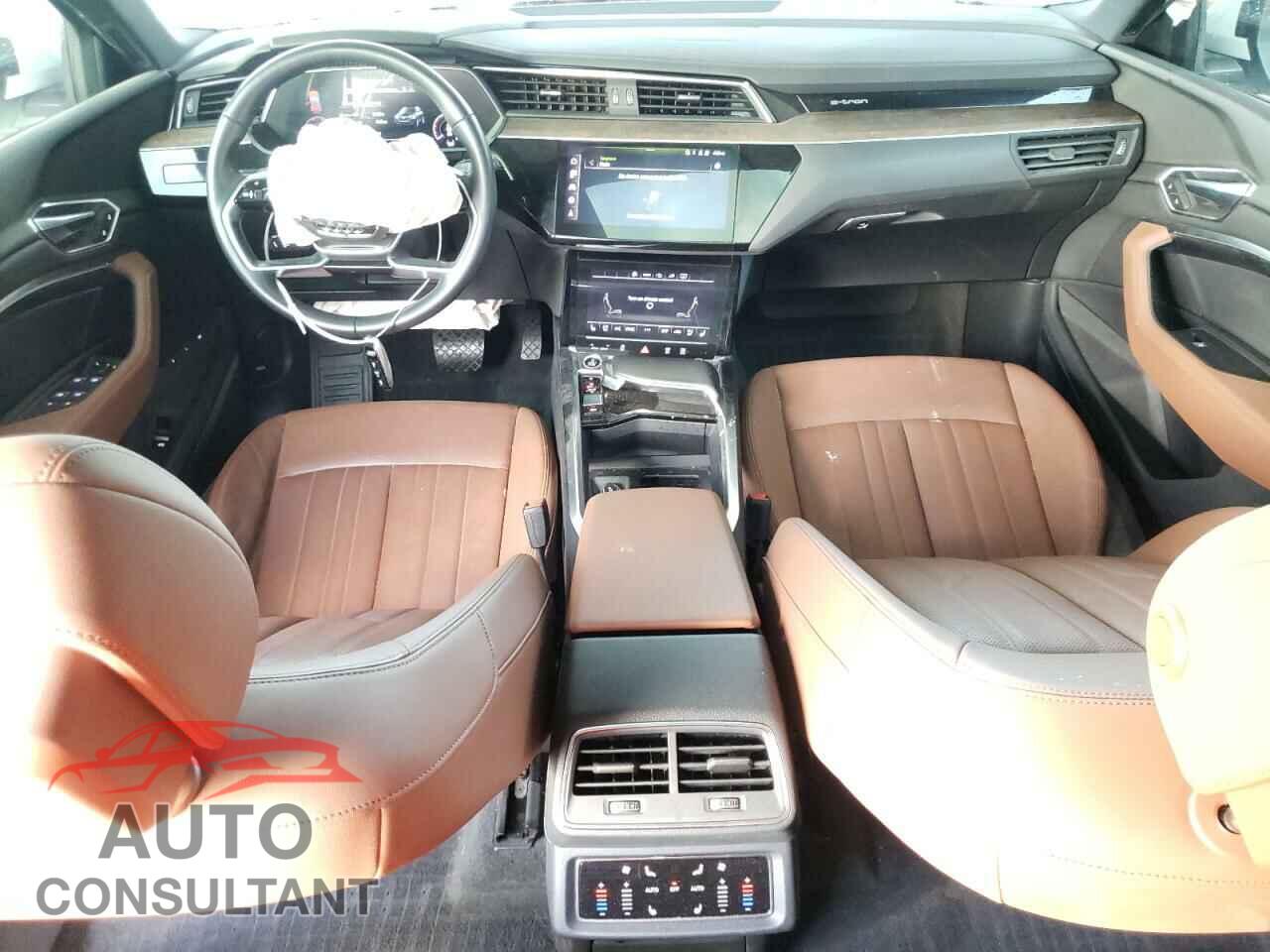 AUDI E-TRON 2021 - WA1LAAGE4MB041172