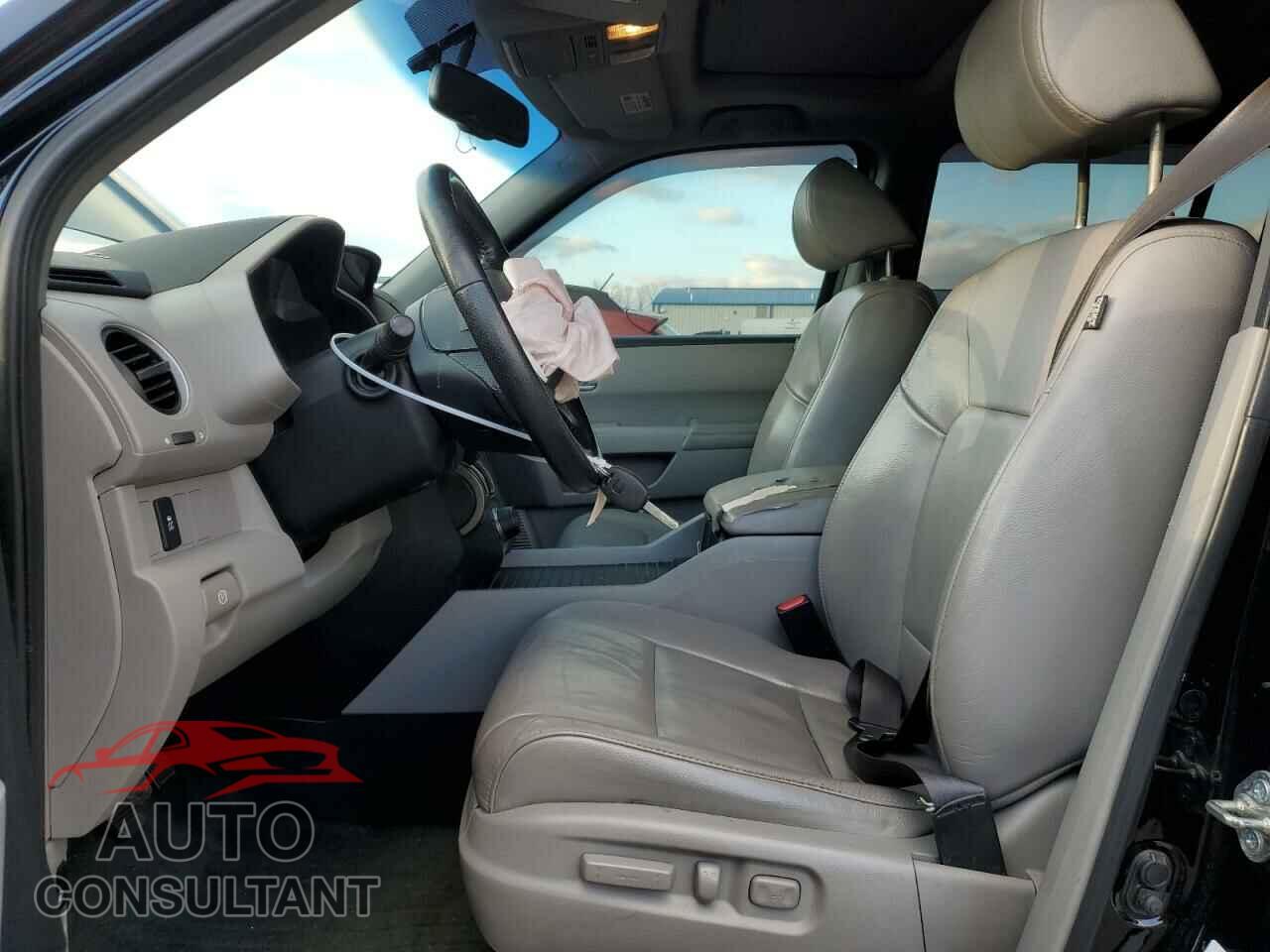 HONDA PILOT 2015 - 5FNYF4H60FB005596