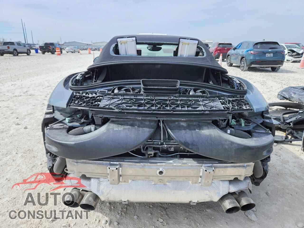 PORSCHE 911 2017 - WP0CA2A96HS141545