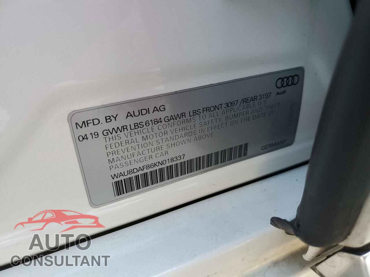 AUDI A8 2019 - WAU8DAF86KN018337