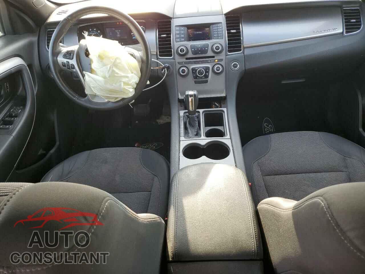 FORD TAURUS 2018 - 1FAHP2E89JG115042