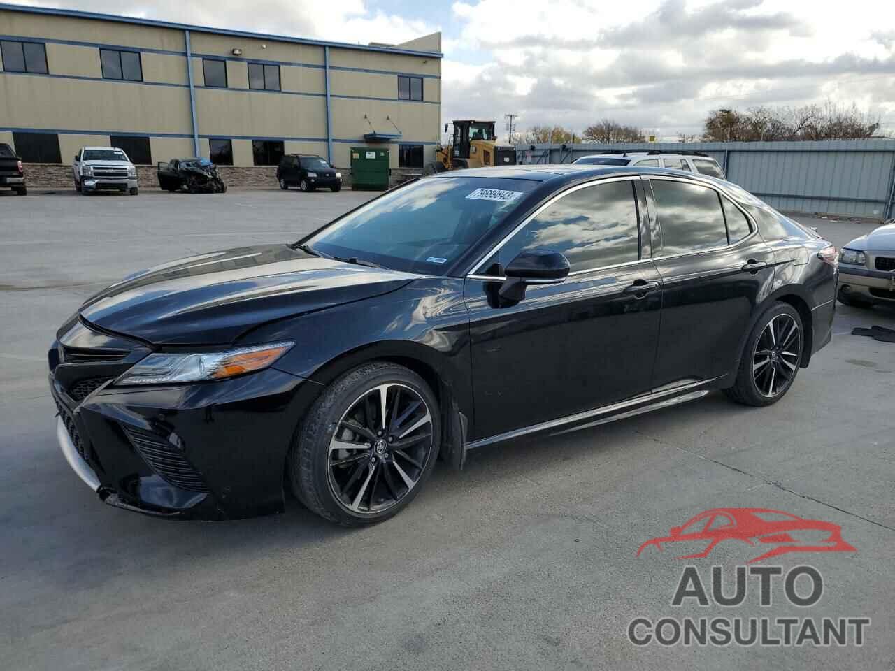 TOYOTA CAMRY 2018 - 4T1B61HK1JU028690