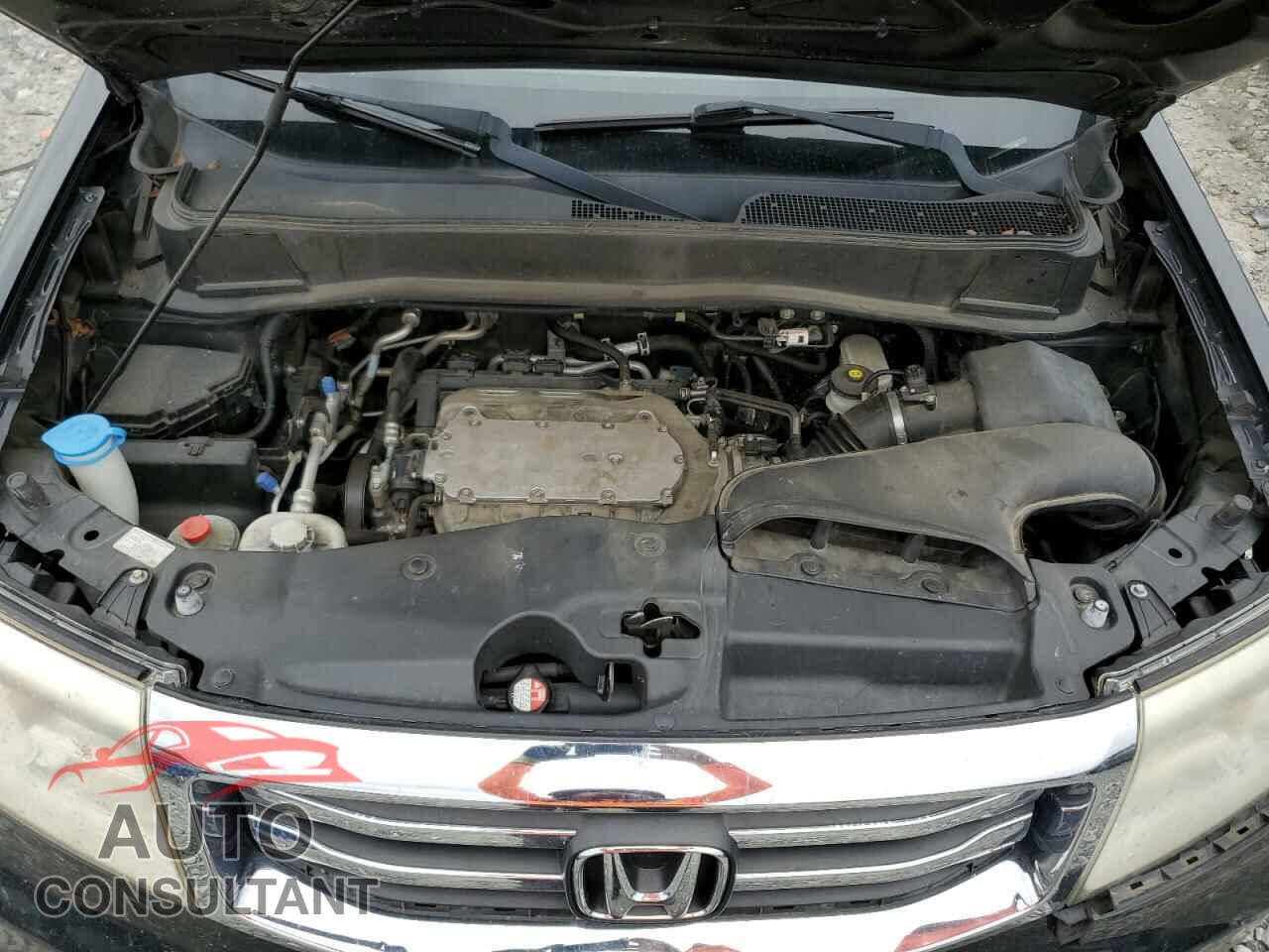 HONDA PILOT 2015 - 5FNYF4H59FB017592